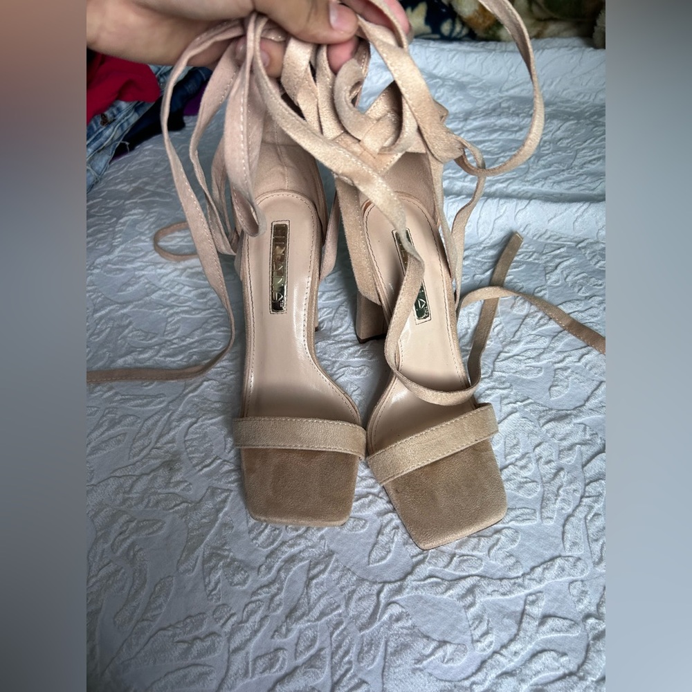 5 1/2 nude Heals